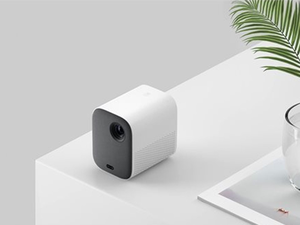 Proyector compacto MI Smart Compact Xiaomi - Tech Zone El Salvador