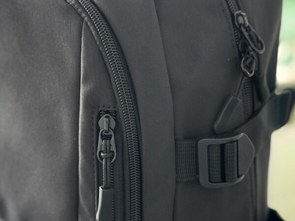 Mochila para laptop UrbanPro negro Xtech - Imagen 2