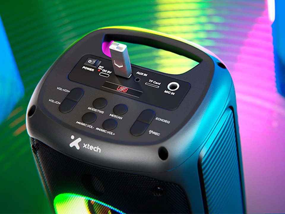 Parlante inalámbrico portátil con luces LED y micrófono SonicBloom Xtech - Imagen 3