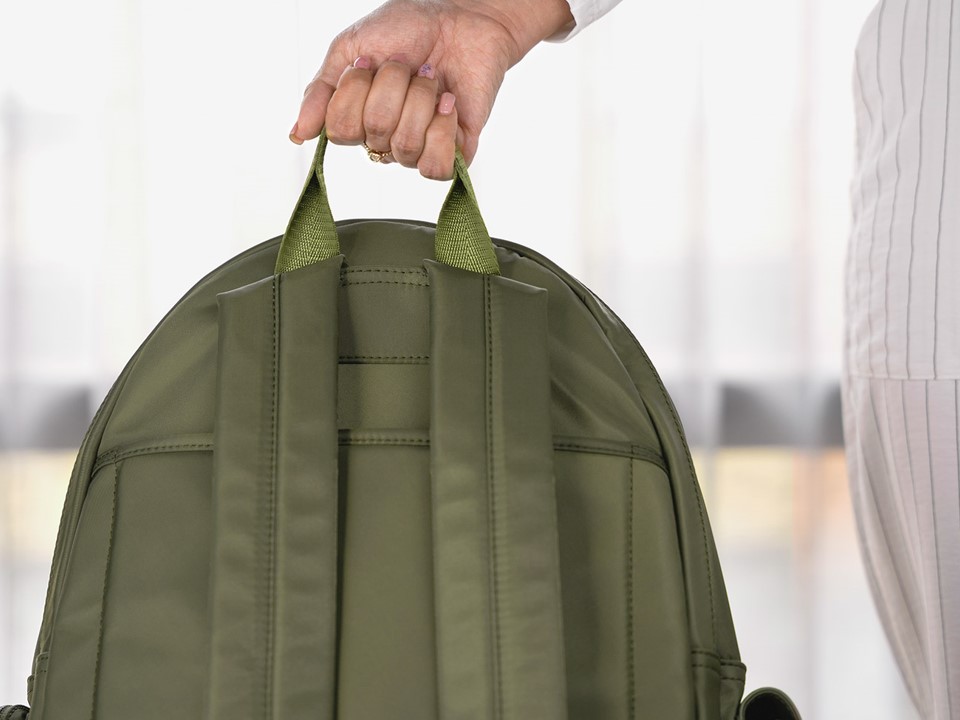 Mochila Eva KNB-755 olivo 13" Klip Xtreme - Imagen 6