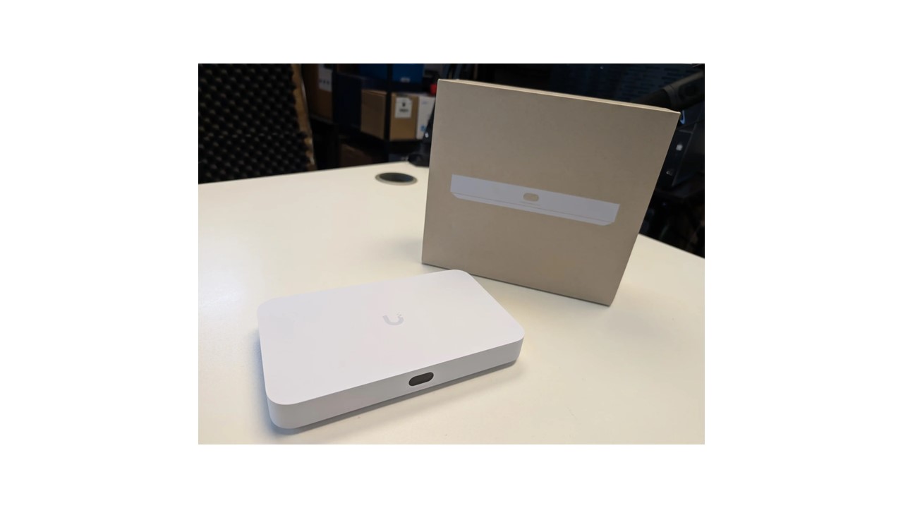 Gateway en la Nube Ubiquiti UniFi Cloud Gateway Fiber - Imagen 2
